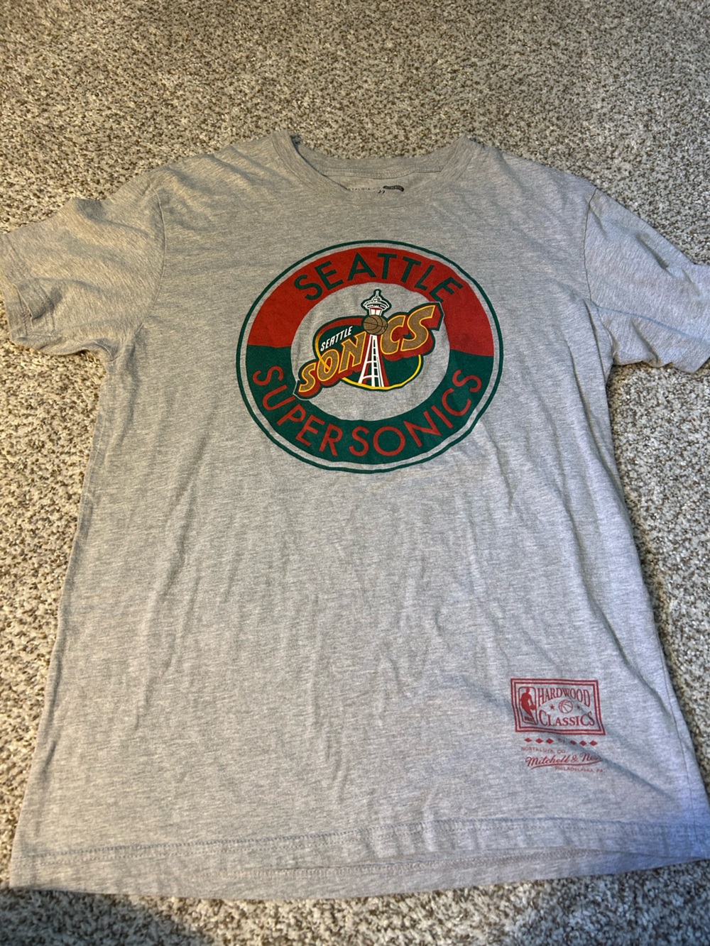Mitchell & Ness Seattle SuperSonics Gray Tee with Green & Red Logo